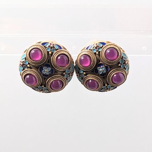 Vintage-Inspired Floral Earrings - Picture 3 of 3